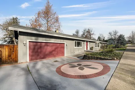 2381 Brentwood Street Medford OR 97504