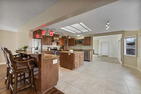 2381 Brentwood Street Medford OR 97504
