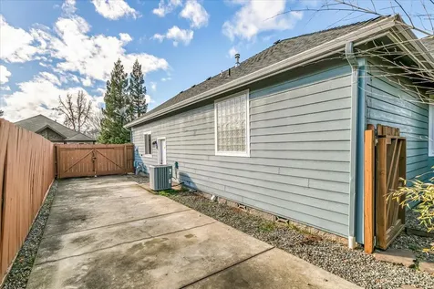 142 Whispering Drive Grants Pass OR 97527