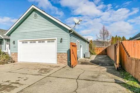 142 Whispering Drive Grants Pass OR 97527