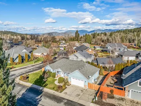 142 Whispering Drive Grants Pass OR 97527
