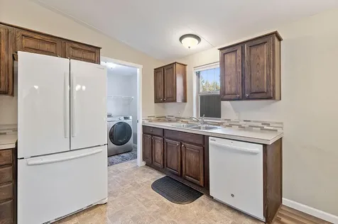 61445 SE 27th Bend OR 97702