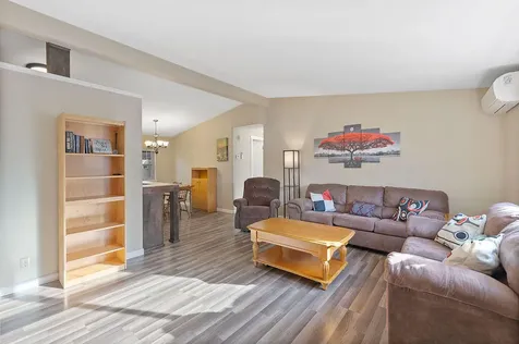 61445 SE 27th Bend OR 97702