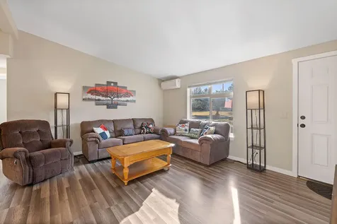 61445 SE 27th Bend OR 97702