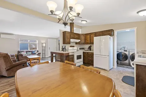 61445 SE 27th Bend OR 97702