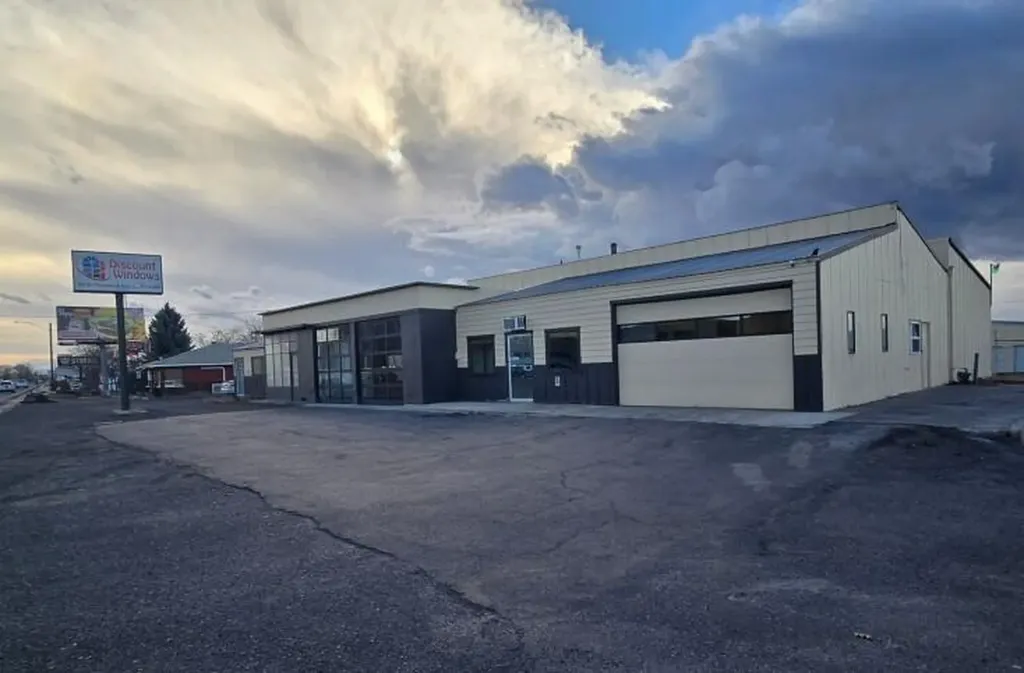 1497 NW 6th Street Redmond OR 97756