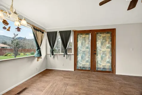 704 NW Sandy Drive Grants Pass OR 97526