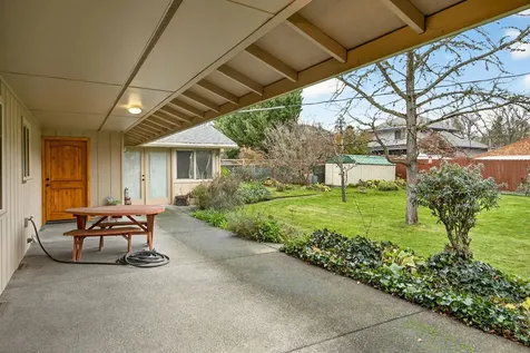 704 NW Sandy Drive Grants Pass OR 97526