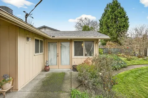 704 NW Sandy Drive Grants Pass OR 97526