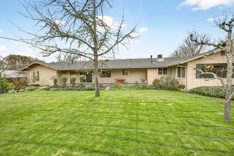704 NW Sandy Drive Grants Pass OR 97526