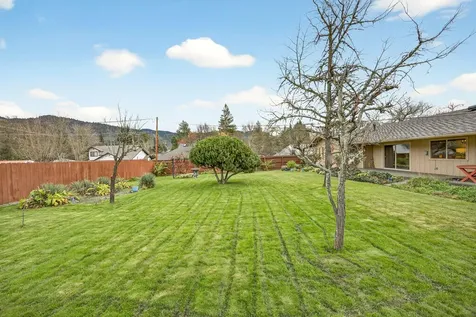 704 NW Sandy Drive Grants Pass OR 97526