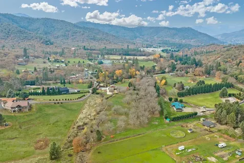5650 Kane Creek Road Central Point OR 97502