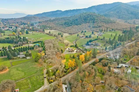 5650 Kane Creek Road Central Point OR 97502