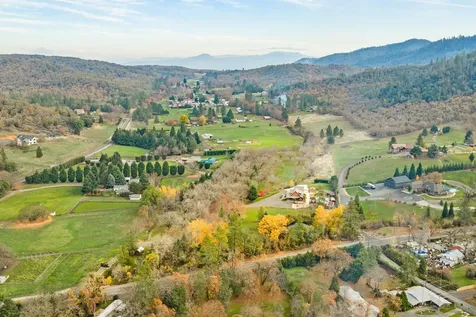 5650 Kane Creek Road Central Point OR 97502