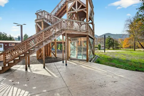 5650 Kane Creek Road Central Point OR 97502