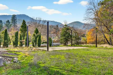 5650 Kane Creek Road Central Point OR 97502