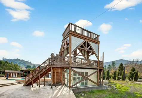 5650 Kane Creek Road Central Point OR 97502