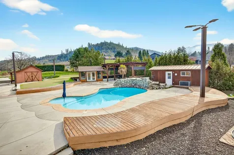 5650 Kane Creek Road Central Point OR 97502
