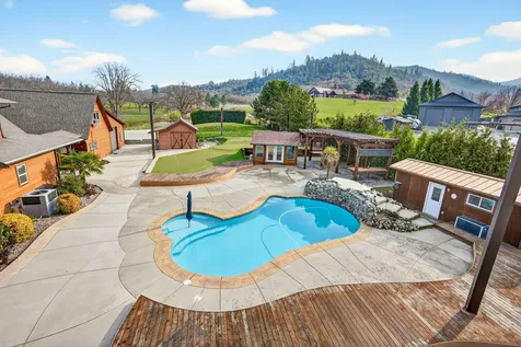 5650 Kane Creek Road Central Point OR 97502