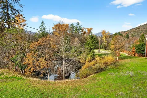 5650 Kane Creek Road Central Point OR 97502