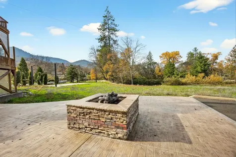 5650 Kane Creek Road Central Point OR 97502
