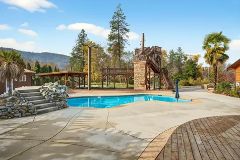 5650 Kane Creek Road Central Point OR 97502