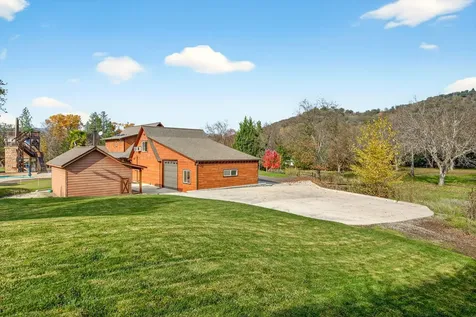 5650 Kane Creek Road Central Point OR 97502