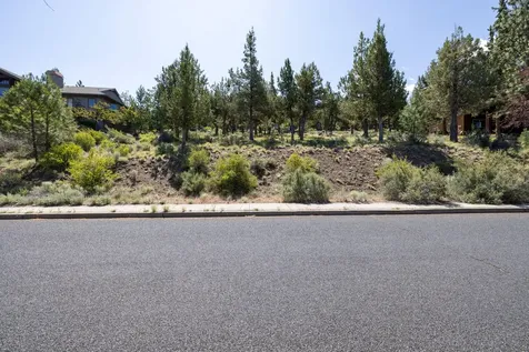 3333 NW Panorama Drive Bend OR 97703