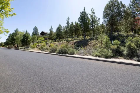 3333 NW Panorama Drive Bend OR 97703