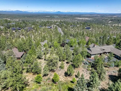 3333 NW Panorama Drive Bend OR 97703
