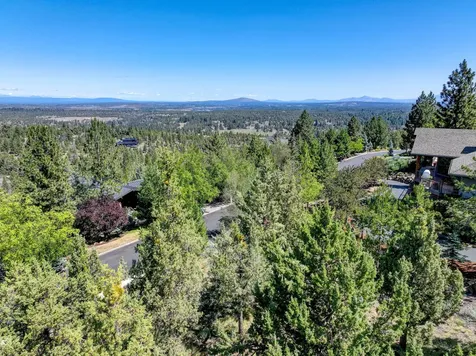 3333 NW Panorama Drive Bend OR 97703