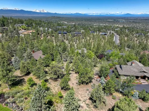 3333 NW Panorama Drive Bend OR 97703