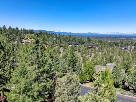 3333 NW Panorama Drive Bend OR 97703