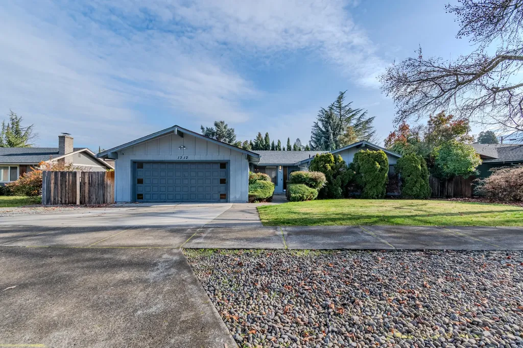 1312 Ramada Avenue Medford OR 97504