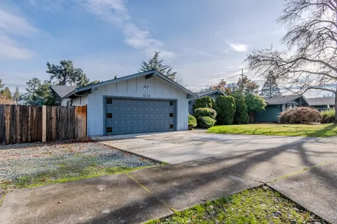 1312 Ramada Avenue Medford OR 97504