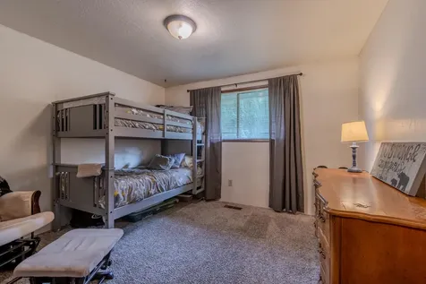 1312 Ramada Avenue Medford OR 97504