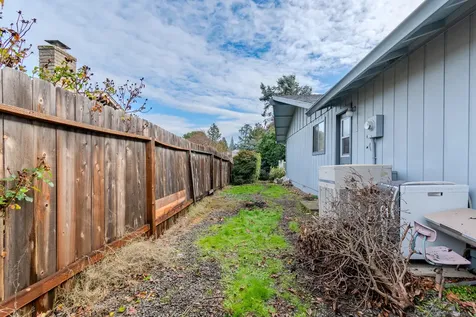 1312 Ramada Avenue Medford OR 97504