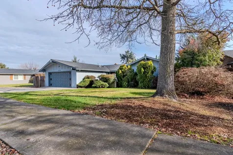1312 Ramada Avenue Medford OR 97504