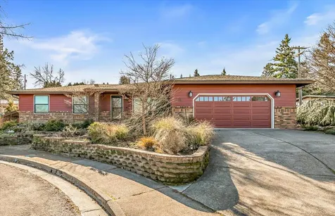 780 Oakway Circle Ashland OR 97520