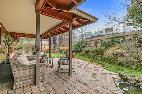 780 Oakway Circle Ashland OR 97520