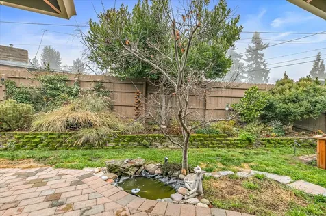 780 Oakway Circle Ashland OR 97520