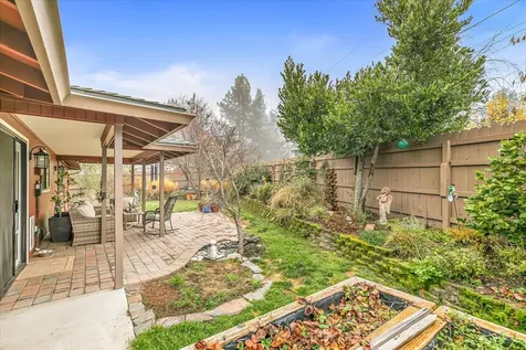 780 Oakway Circle Ashland OR 97520