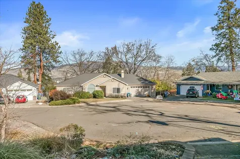 780 Oakway Circle Ashland OR 97520