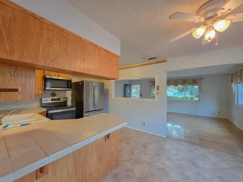 512 Pine Street Rogue River OR 97537