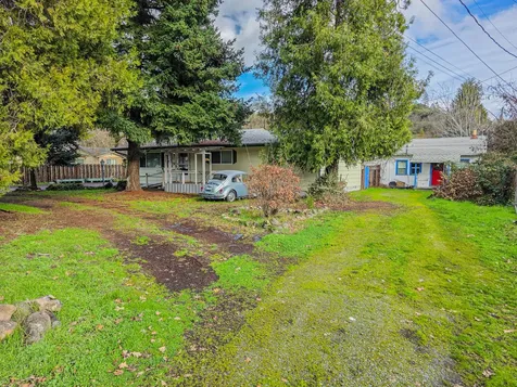 512 Pine Street Rogue River OR 97537