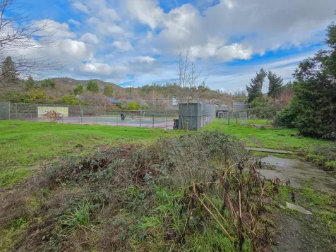 512 Pine Street Rogue River OR 97537