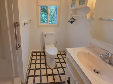 512 Pine Street Rogue River OR 97537