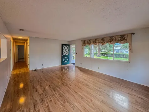 512 Pine Street Rogue River OR 97537