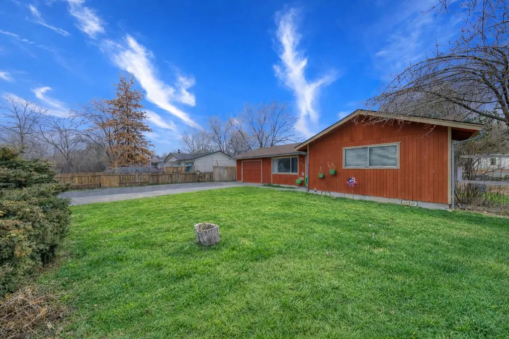 2634 SW Umatilla Court Redmond OR 97756
