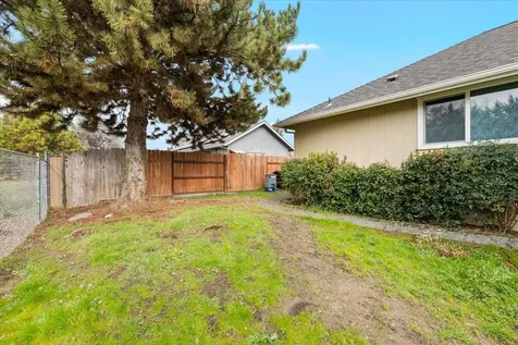 1716 Gardendale Lane Grants Pass OR 97527